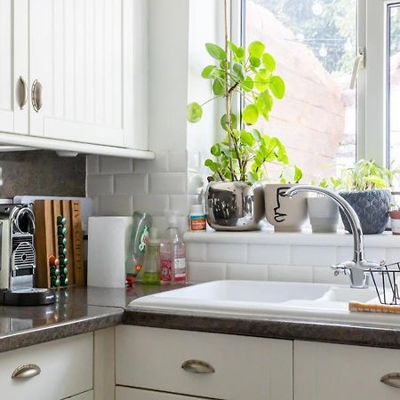 Hereford City - St Owens Terrace - Comfortable & Spacious Well Presented Three Storey House, Perfect For A Weekend Away & Exploring The City On Foot - Hosted By Rentmyhouse Экстерьер фото