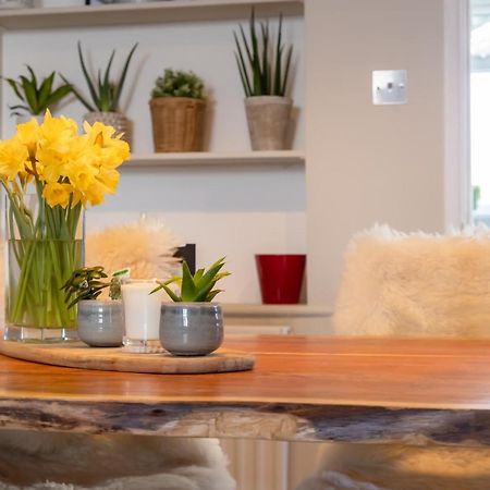 Hereford City - St Owens Terrace - Comfortable & Spacious Well Presented Three Storey House, Perfect For A Weekend Away & Exploring The City On Foot - Hosted By Rentmyhouse Экстерьер фото