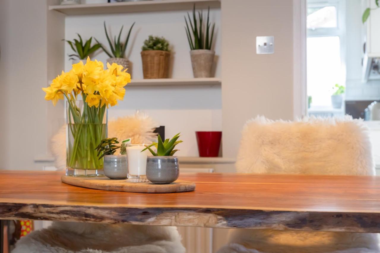 Hereford City - St Owens Terrace - Comfortable & Spacious Well Presented Three Storey House, Perfect For A Weekend Away & Exploring The City On Foot - Hosted By Rentmyhouse Экстерьер фото