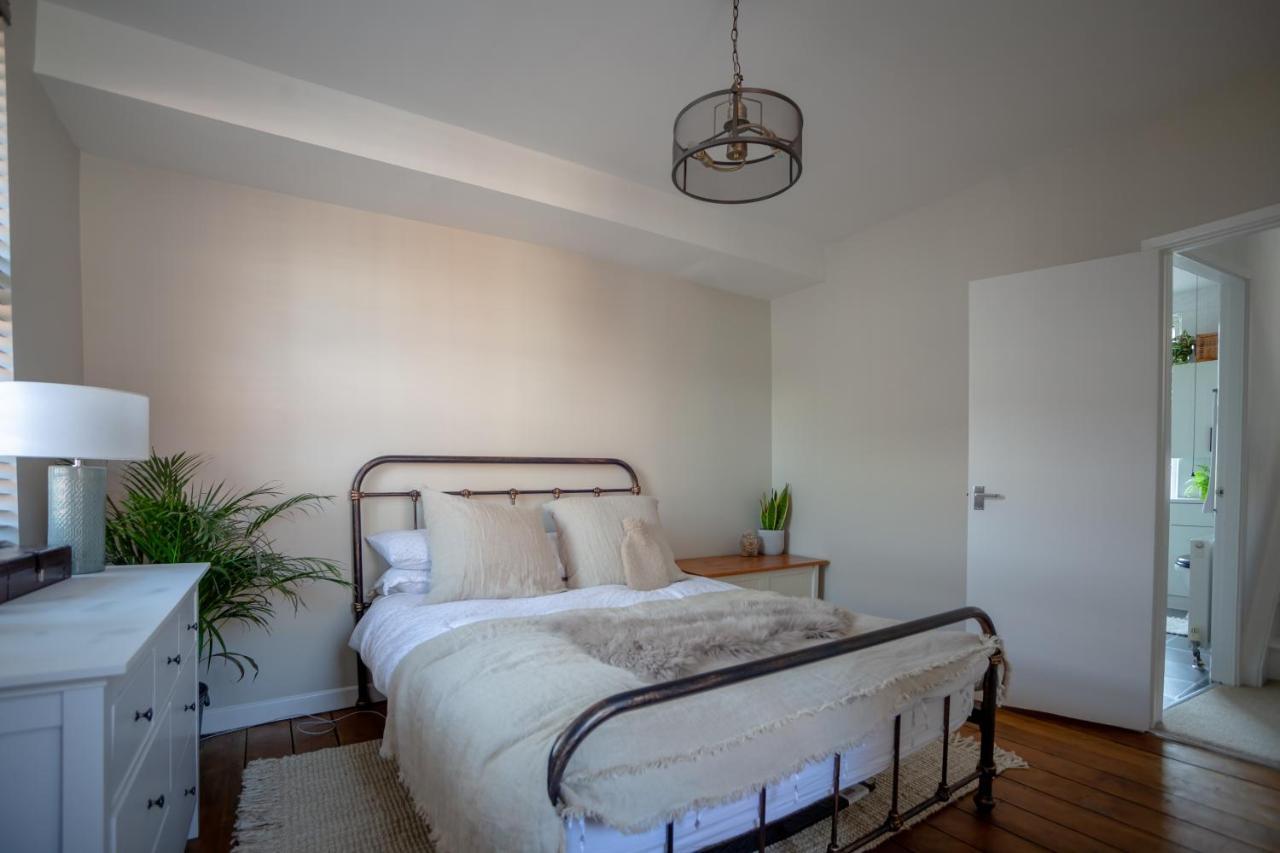 Hereford City - St Owens Terrace - Comfortable & Spacious Well Presented Three Storey House, Perfect For A Weekend Away & Exploring The City On Foot - Hosted By Rentmyhouse Экстерьер фото