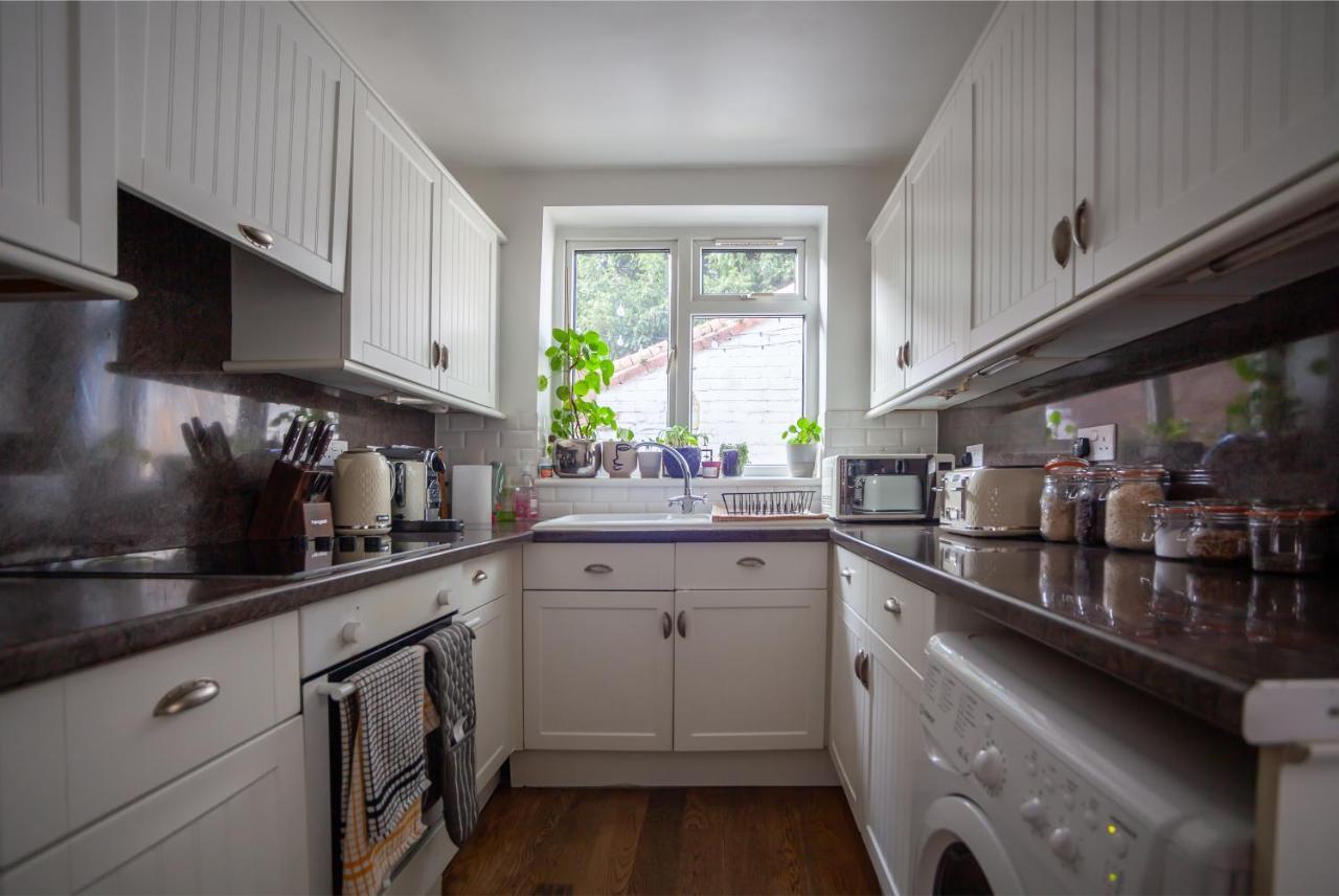 Hereford City - St Owens Terrace - Comfortable & Spacious Well Presented Three Storey House, Perfect For A Weekend Away & Exploring The City On Foot - Hosted By Rentmyhouse Экстерьер фото