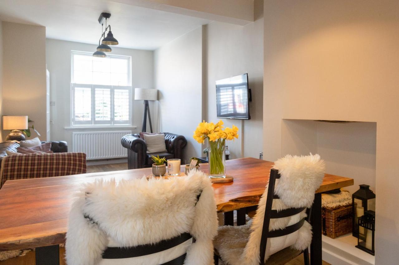 Hereford City - St Owens Terrace - Comfortable & Spacious Well Presented Three Storey House, Perfect For A Weekend Away & Exploring The City On Foot - Hosted By Rentmyhouse Экстерьер фото