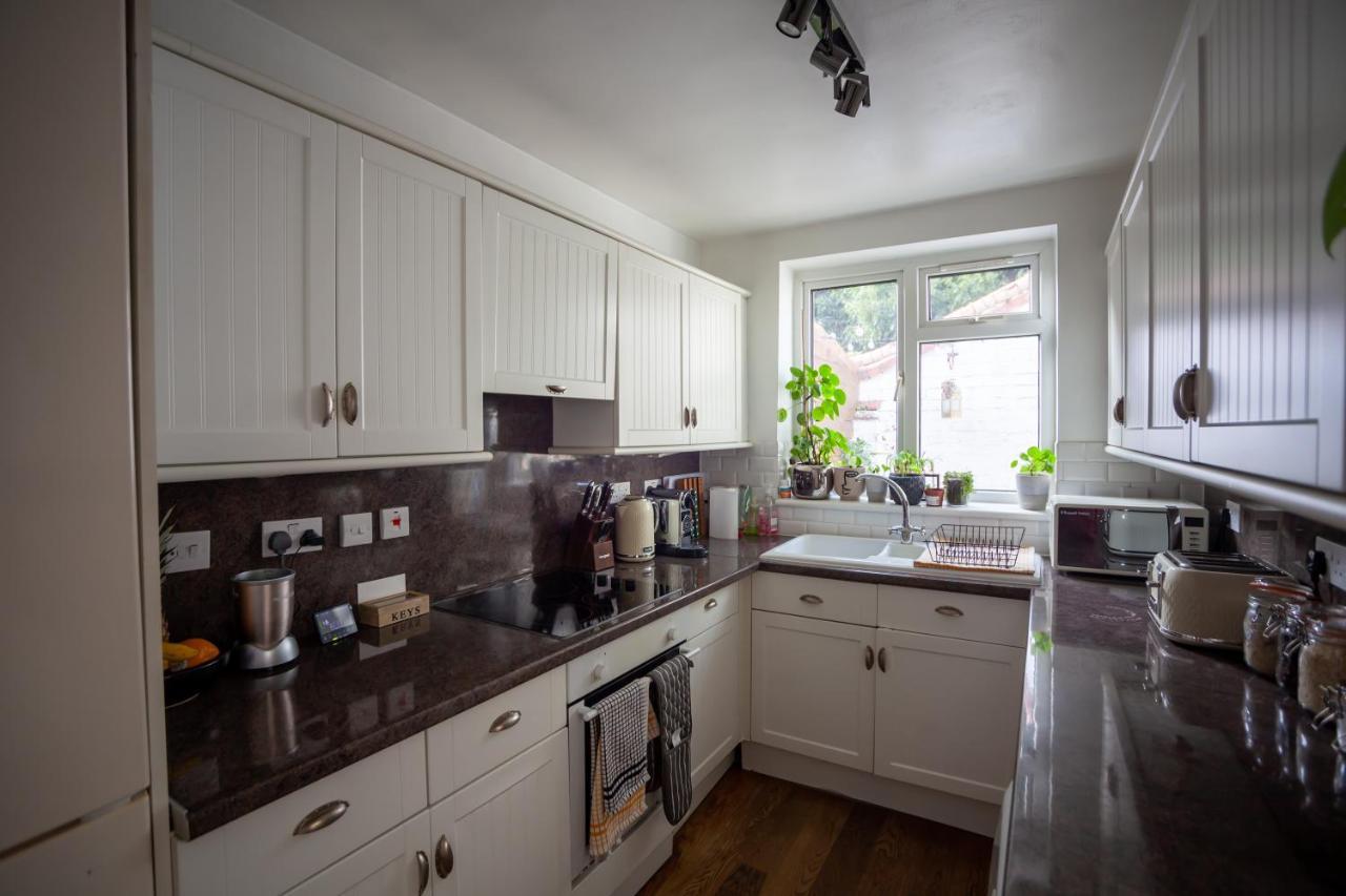 Hereford City - St Owens Terrace - Comfortable & Spacious Well Presented Three Storey House, Perfect For A Weekend Away & Exploring The City On Foot - Hosted By Rentmyhouse Экстерьер фото