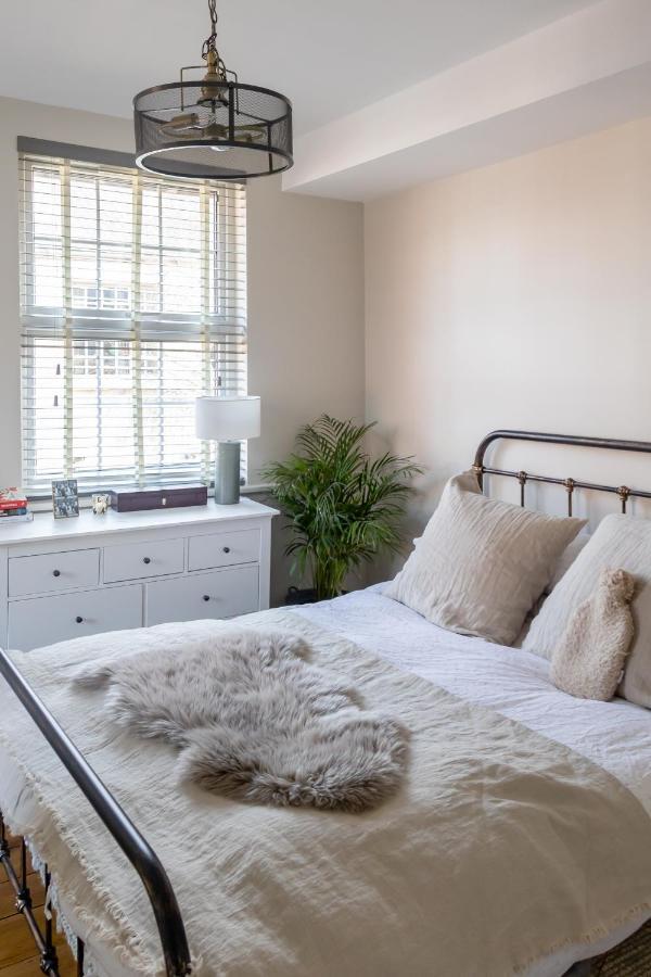 Hereford City - St Owens Terrace - Comfortable & Spacious Well Presented Three Storey House, Perfect For A Weekend Away & Exploring The City On Foot - Hosted By Rentmyhouse Экстерьер фото