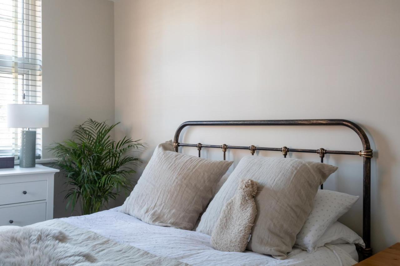 Hereford City - St Owens Terrace - Comfortable & Spacious Well Presented Three Storey House, Perfect For A Weekend Away & Exploring The City On Foot - Hosted By Rentmyhouse Экстерьер фото